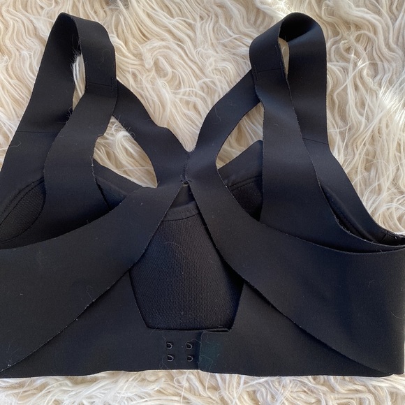 Victoria, sport 32B sports bra - Picture 2 of 3